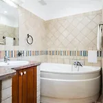 Classy Queen Elisabeth - 2br Bukarest