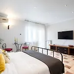 Classy Queen Elisabeth - 2br Apartman
