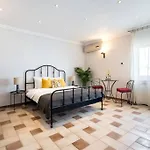 Classy Queen Elisabeth - 2br Bukarest