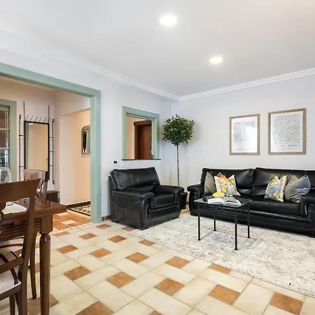 Classy Queen Elisabeth - 2br Apartment
