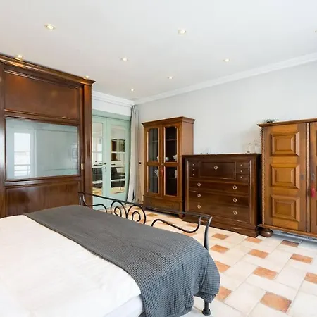 Classy Queen Elisabeth - 2br Apartment Bucharest