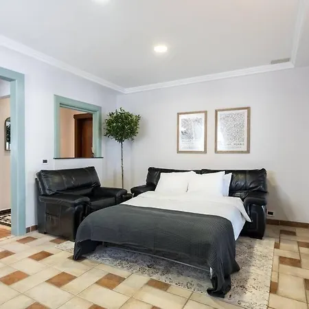 Classy Queen Elisabeth - 2br Apartment Bucharest
