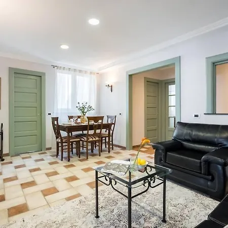 Classy Queen Elisabeth - 2br