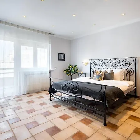 Classy Queen Elisabeth - 2br * Bucharest