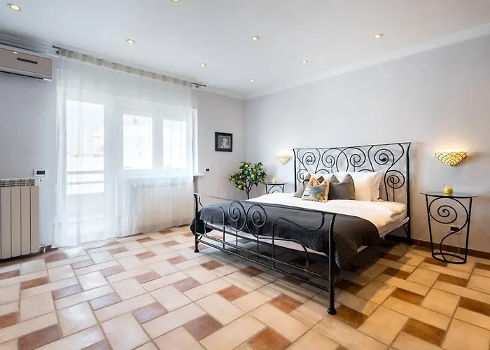 Classy Queen Elisabeth - 2br * Bukarest