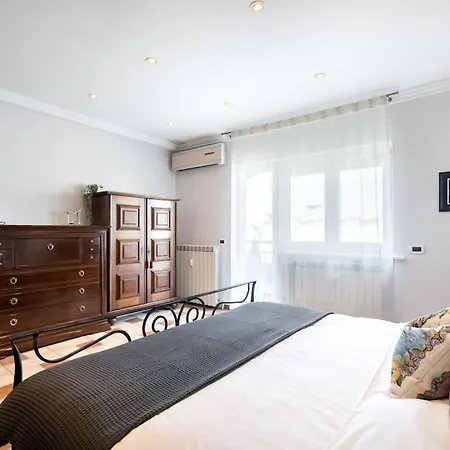 Classy Queen Elisabeth - 2br Daire