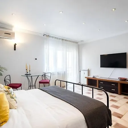 Classy Queen Elisabeth - 2br Daire