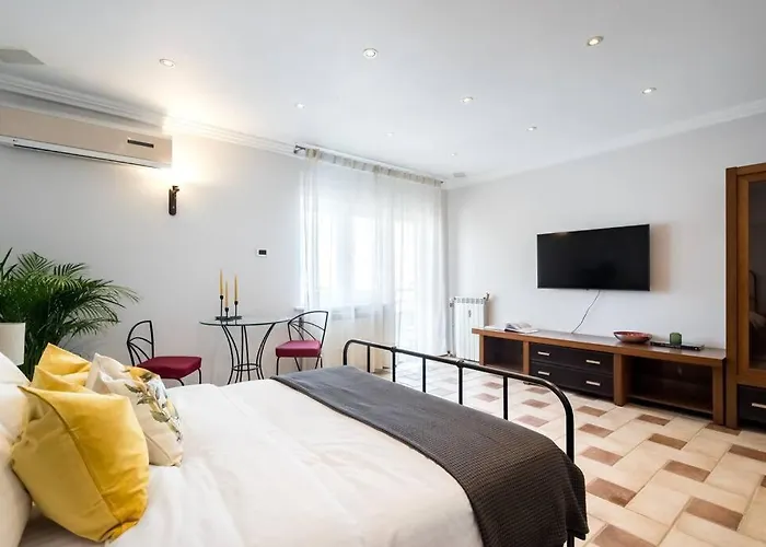 Classy Queen Elisabeth - 2br Apartment