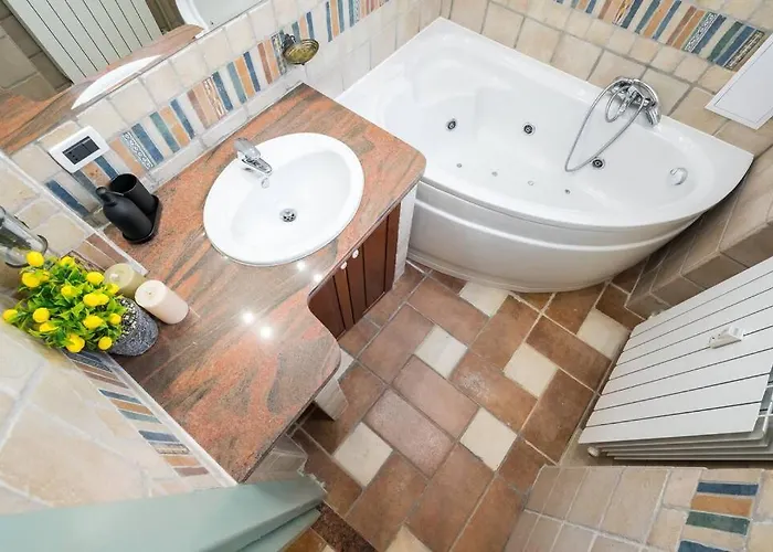 Classy Queen Elisabeth - 2br Apartment *