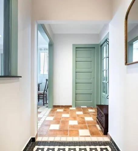 Classy Queen Elisabeth - 2br Apartment Bucharest
