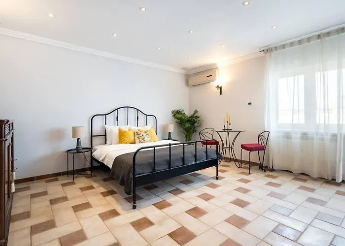 Classy Queen Elisabeth - 2br Bucharest